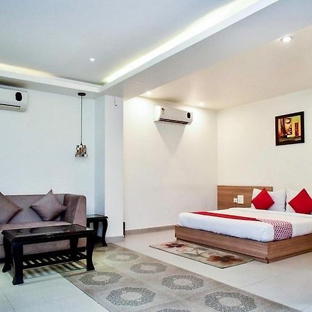 Hotel City Square Hisār Esterno foto