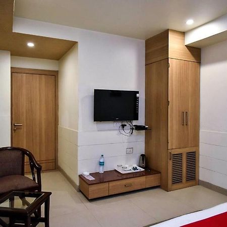 Hotel City Square Hisār Esterno foto