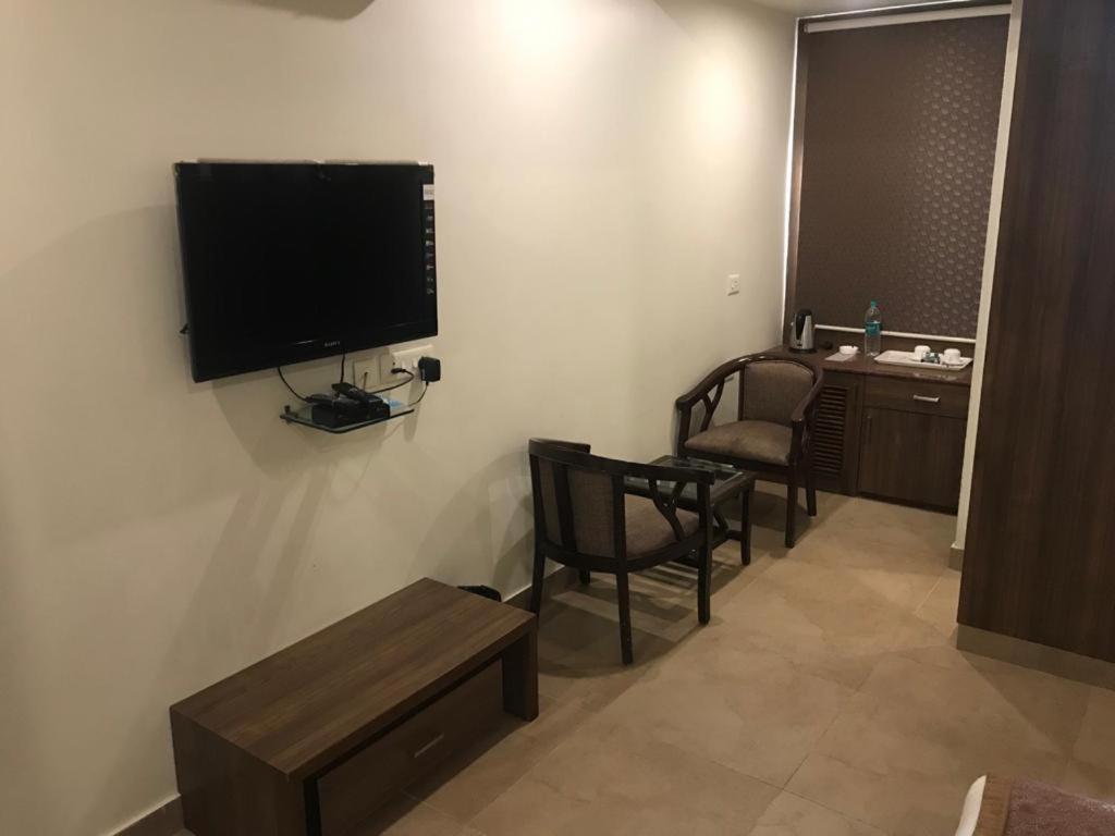 Hotel City Square Hisār Esterno foto