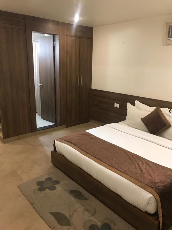 Hotel City Square Hisār Esterno foto