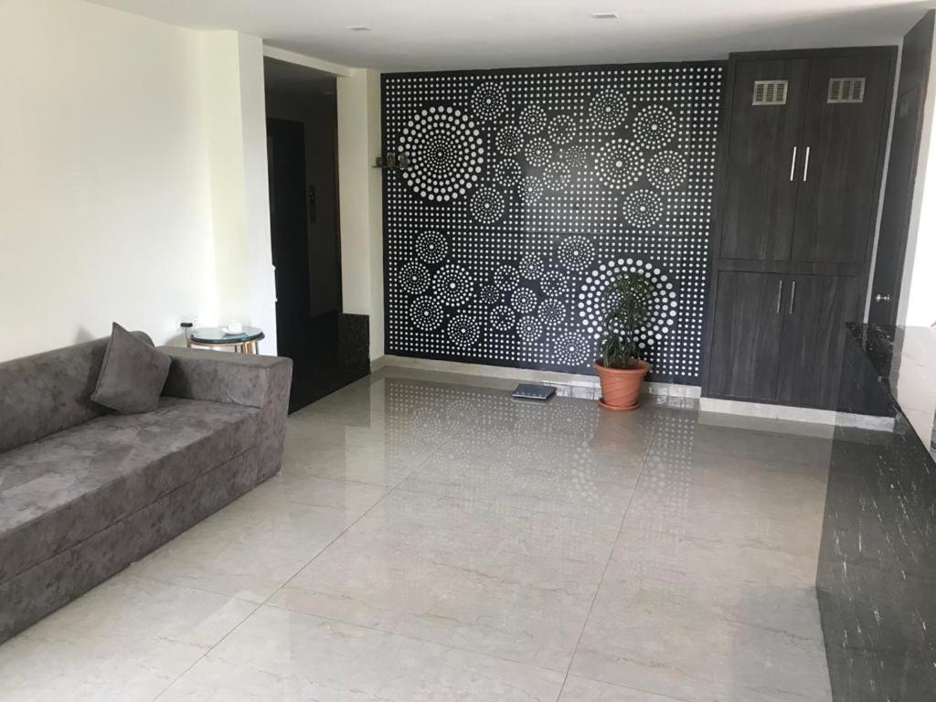Hotel City Square Hisār Esterno foto