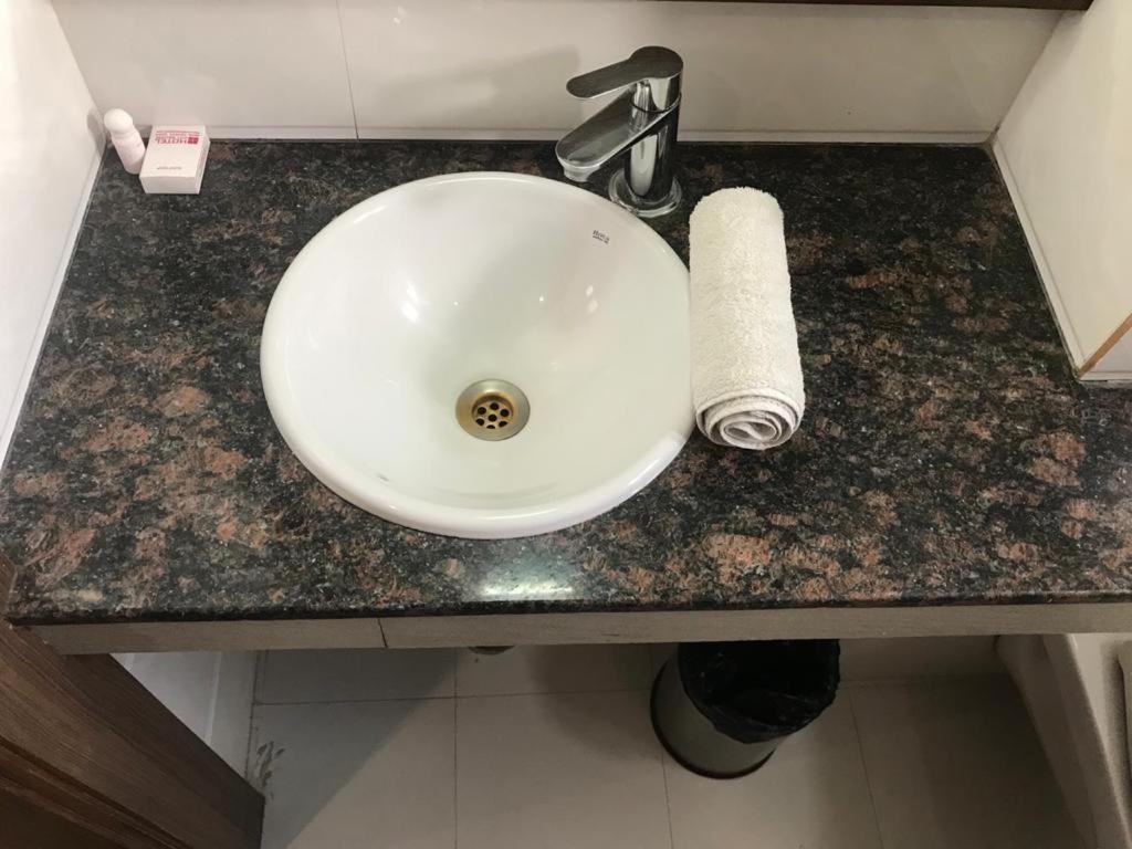 Hotel City Square Hisār Esterno foto