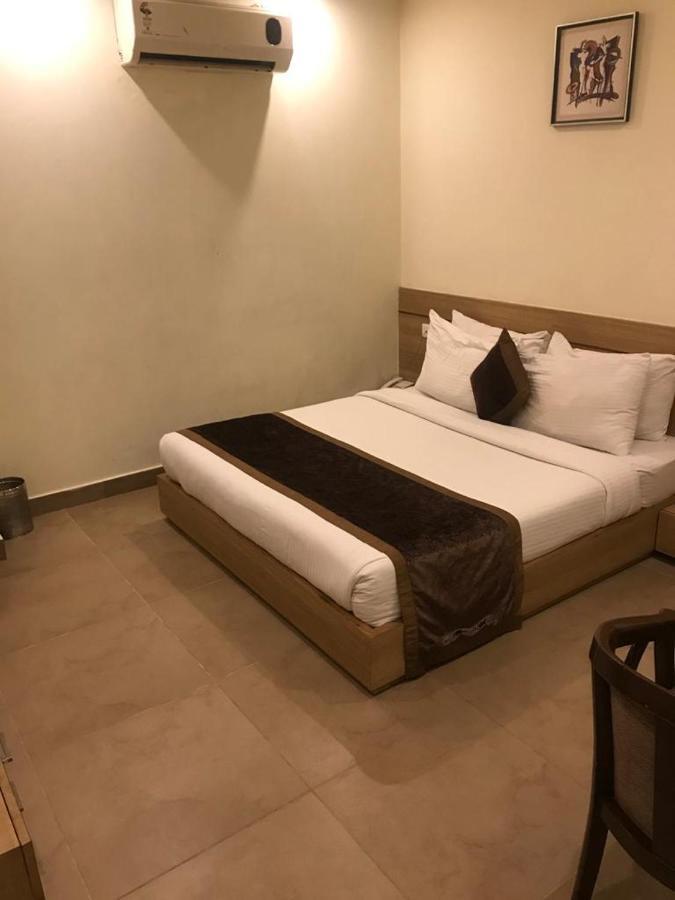 Hotel City Square Hisār Esterno foto