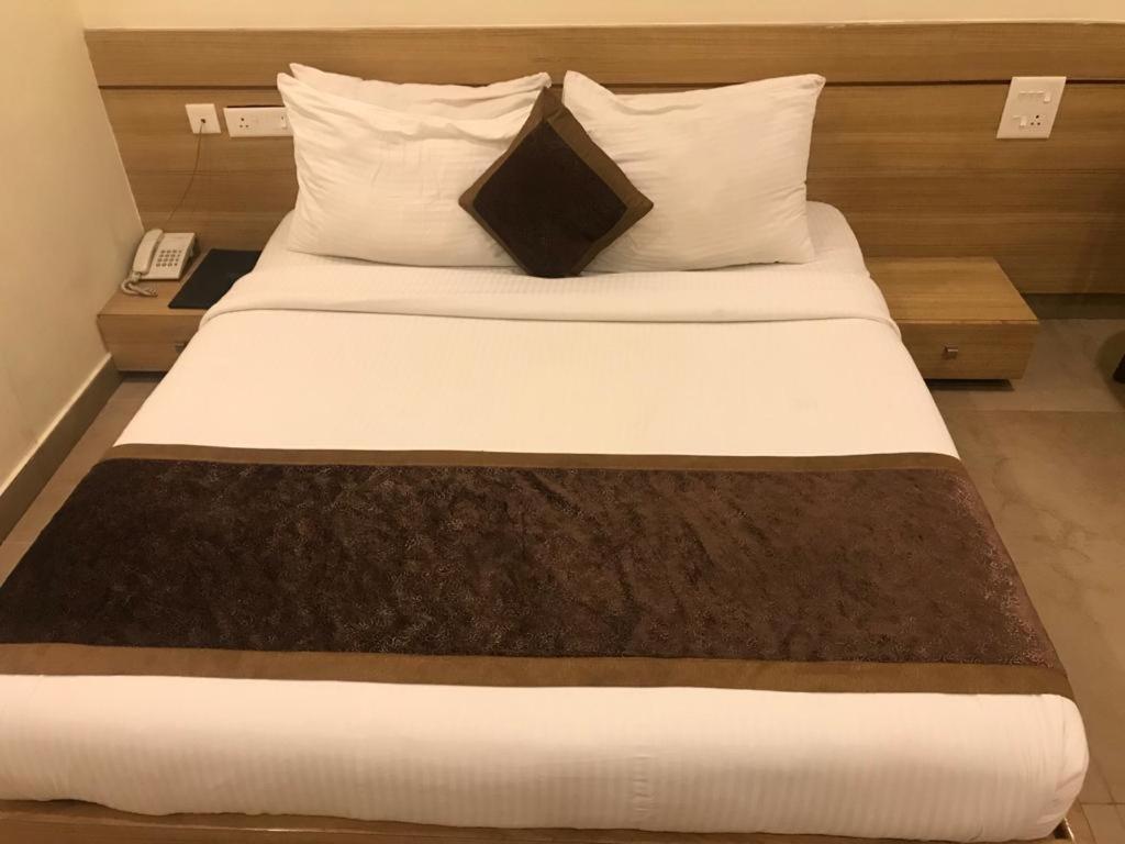 Hotel City Square Hisār Esterno foto