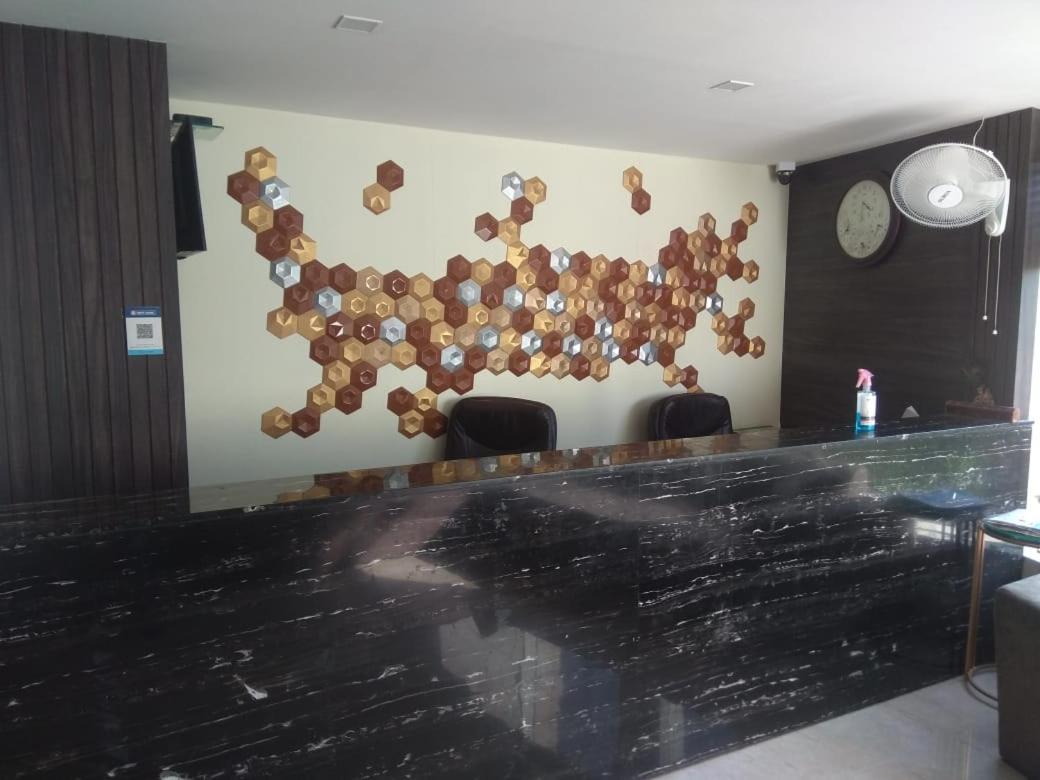 Hotel City Square Hisār Esterno foto