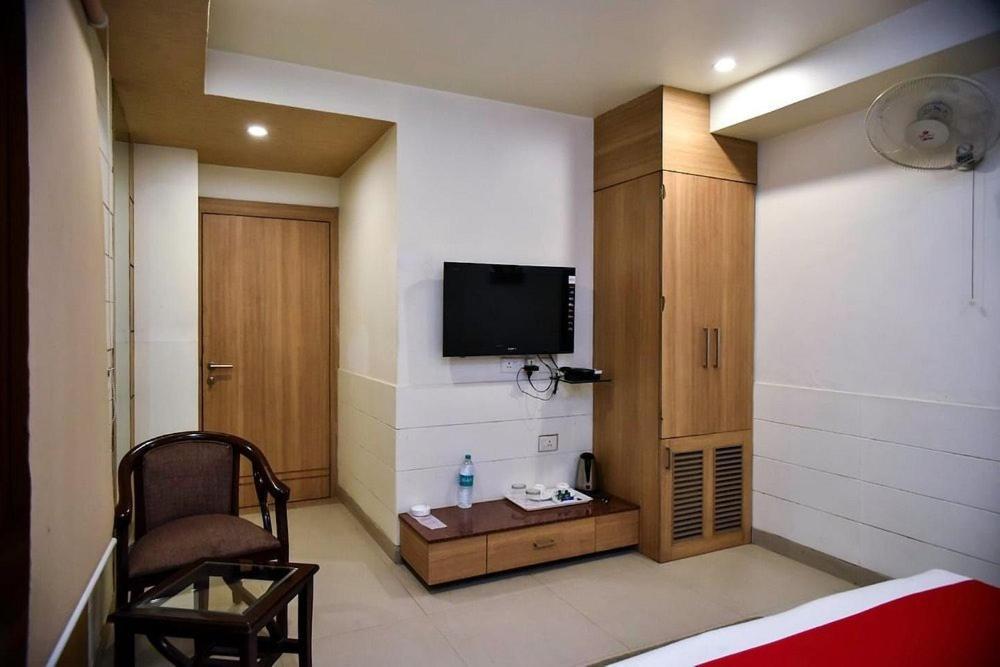 Hotel City Square Hisār Esterno foto