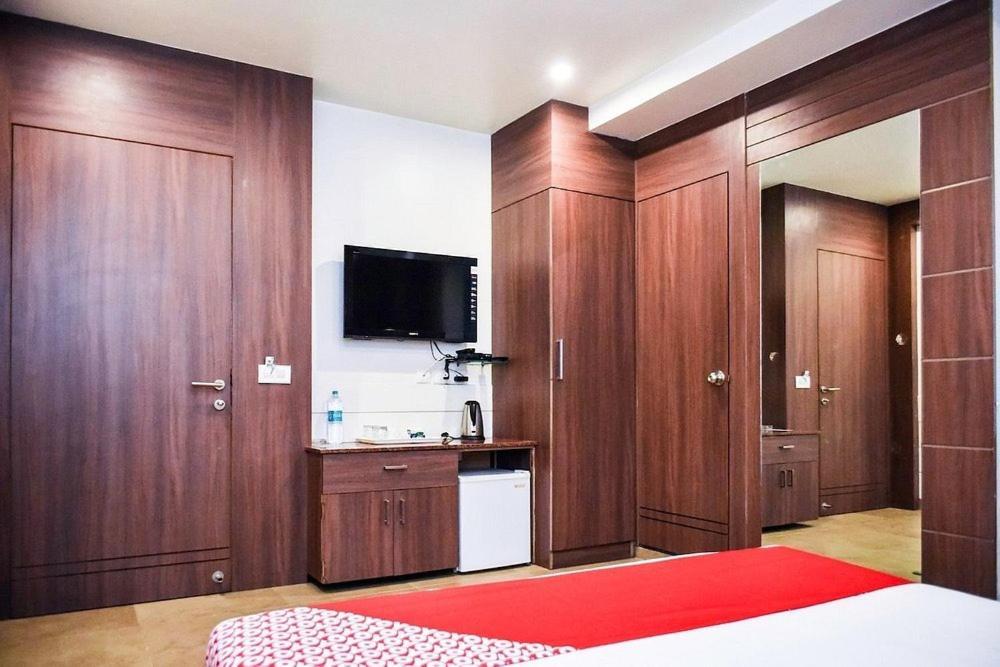 Hotel City Square Hisār Esterno foto