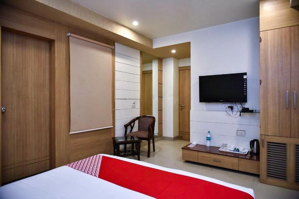 Hotel City Square Hisār Esterno foto